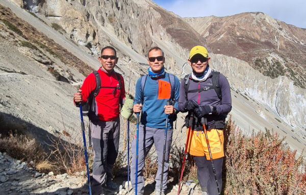 BGN Recruiting officers trek the Annapurna Trail Oct